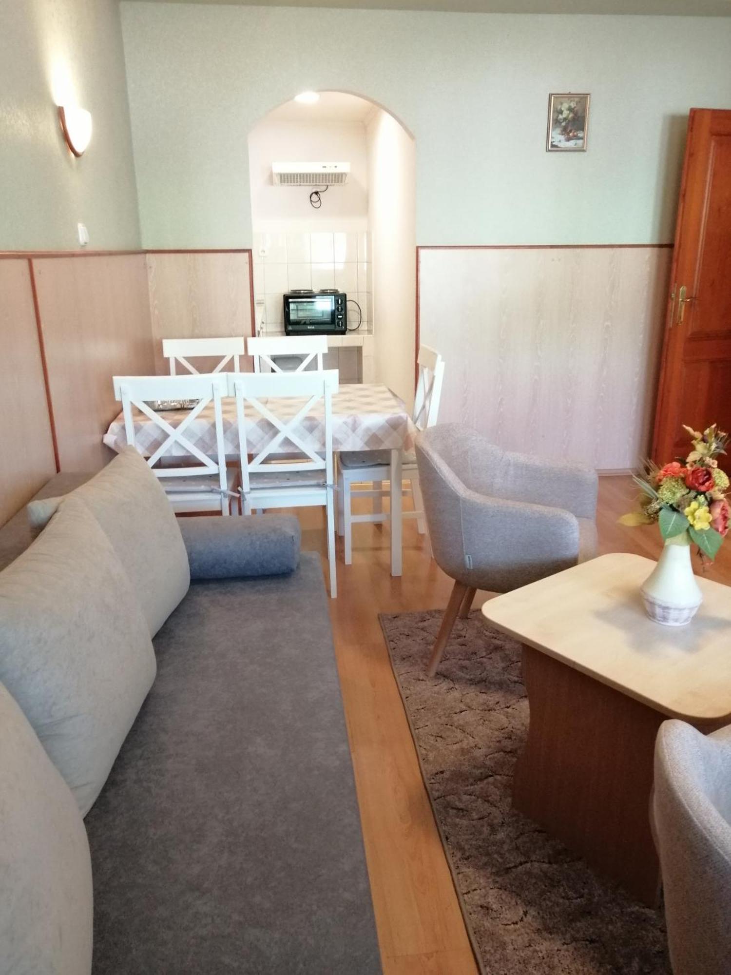 Hoforras Hotel Дьюла Экстерьер фото