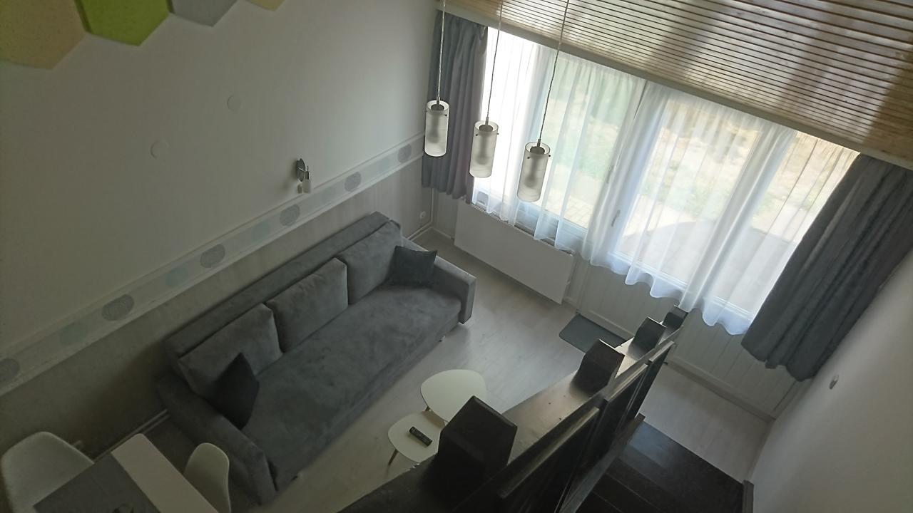 Hoforras Hotel Дьюла Экстерьер фото